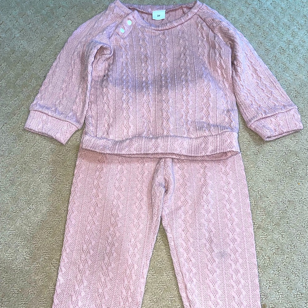⚡️2 for $10⚡️ Cable knit sweater and pants
